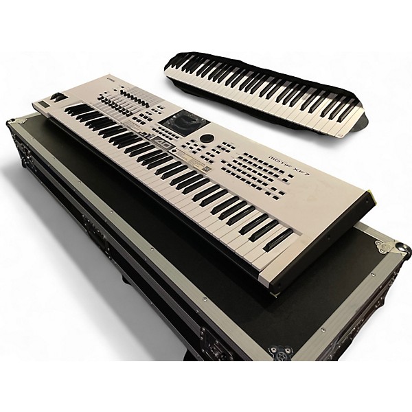 Used Yamaha Motif XF7 76 Key Keyboard Workstation