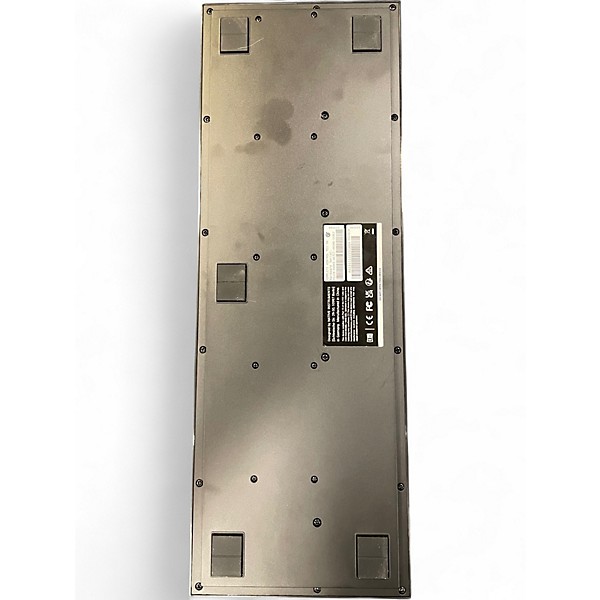 Used Native Instruments KOMPLETE KONTROL M32 MIDI Controller