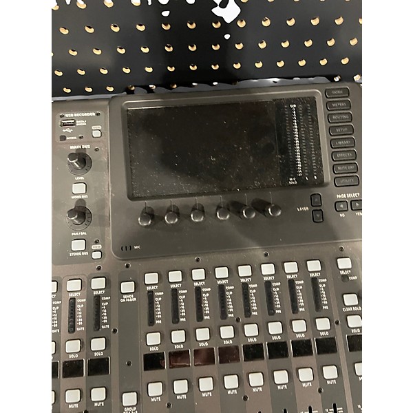 Used Behringer X32 40-Channel Digital Mixer Digital Mixer