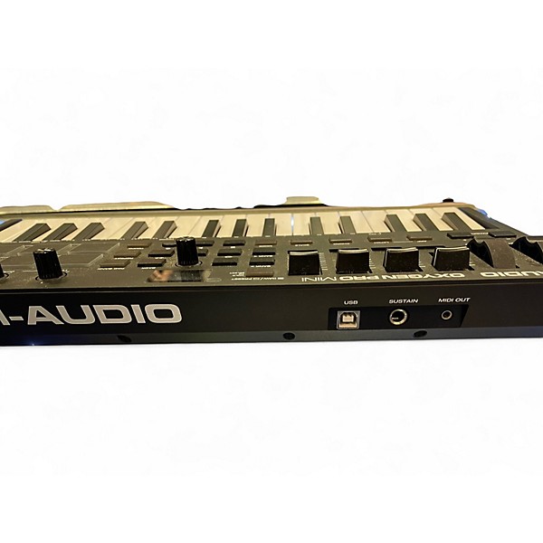 Used M-Audio OXYGEN PRO MINI MIDI Controller