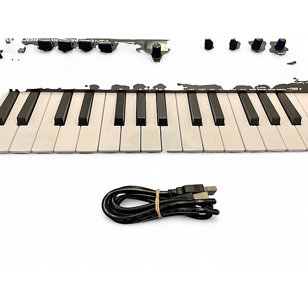 Used M-Audio OXYGEN PRO MINI MIDI Controller