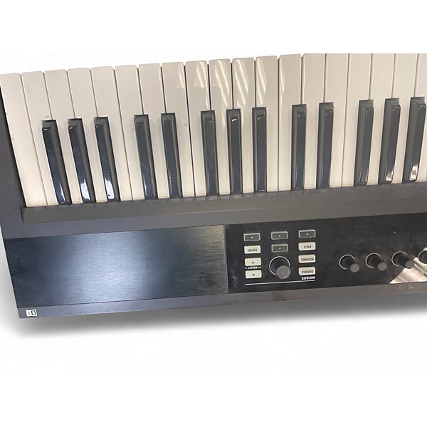 Used Native Instruments Komplete Kontrol S61 MIDI Controller