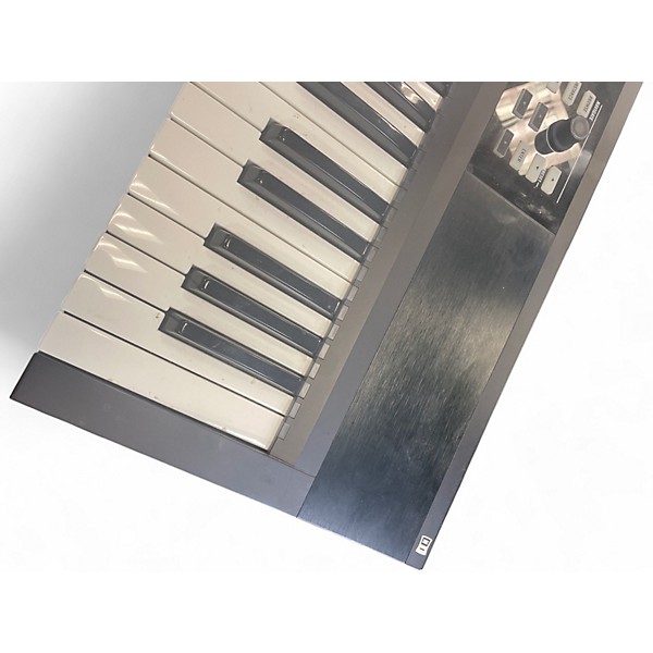 Used Native Instruments Komplete Kontrol S61 MIDI Controller