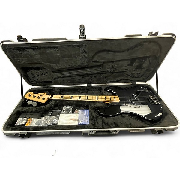 Used Fender Classic Series '70s Precision Bass Black Electric Bass Guitar