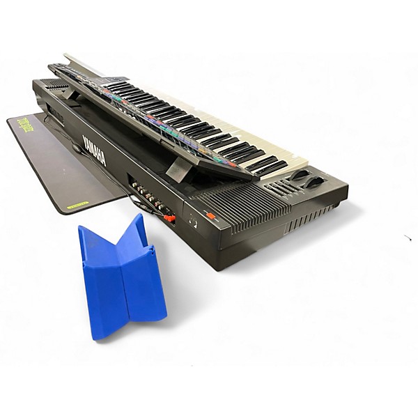 Used Yamaha DSR-2000 Synthesizer