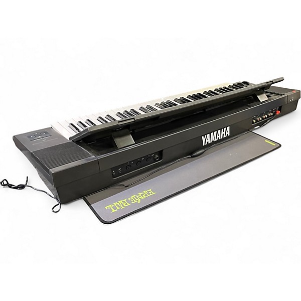 Used Yamaha DSR-2000 Synthesizer