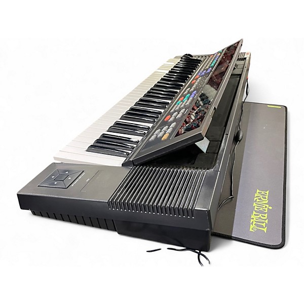 Used Yamaha DSR-2000 Synthesizer