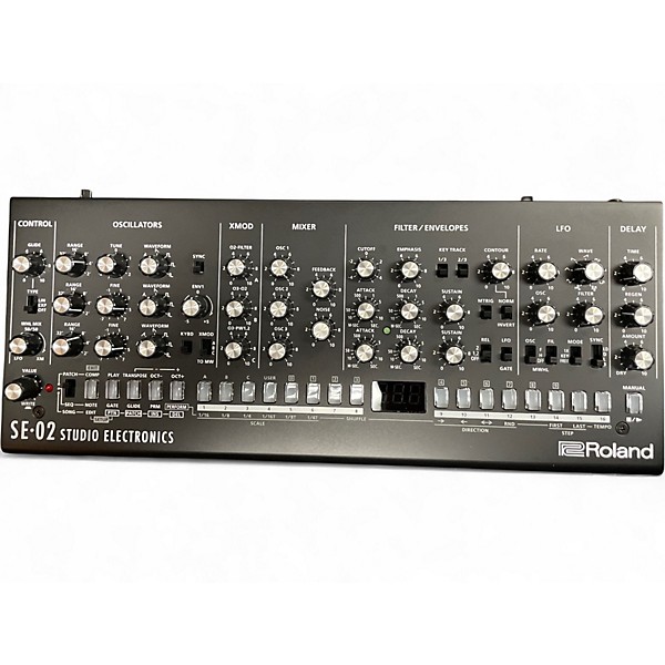 Used Roland SE02 Synthesizer
