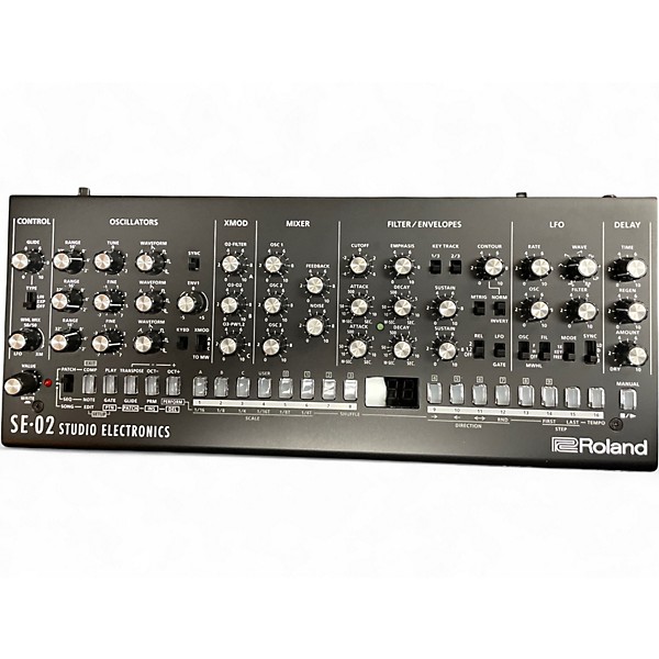 Used Roland SE02 Synthesizer
