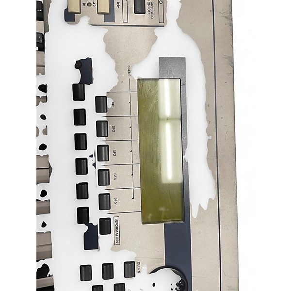 Used Yamaha MO8 88 Key Keyboard Workstation