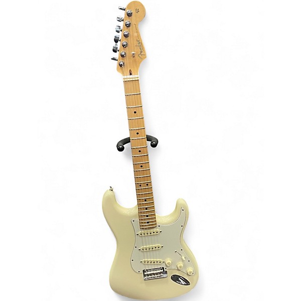 Used Fender American Professional Stratocaster SSS Olympic White Solid Body Electric Guitar