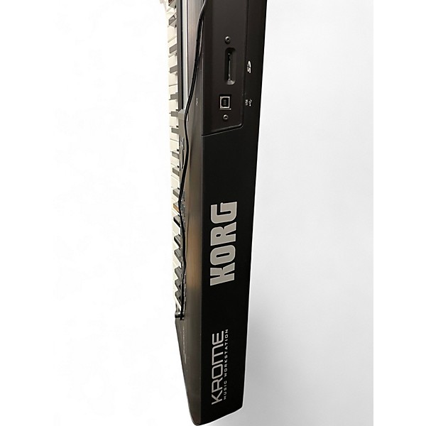 Used KORG Krome 61 Key Keyboard Workstation