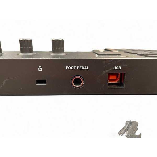 Used Native Instruments Komplete Kontrol M32 MIDI Controller