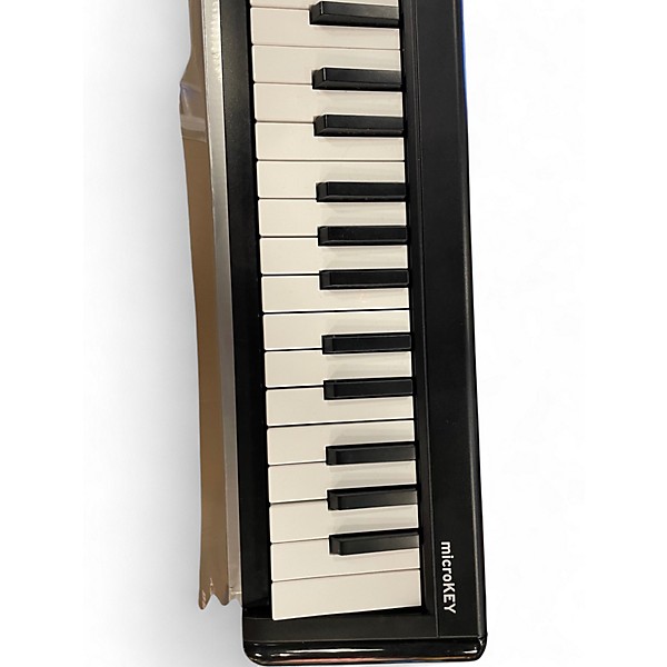 Used KORG MicroKey 61 USB MIDI Controller