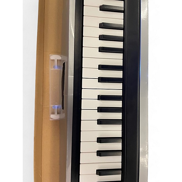 Used KORG MicroKey 61 USB MIDI Controller