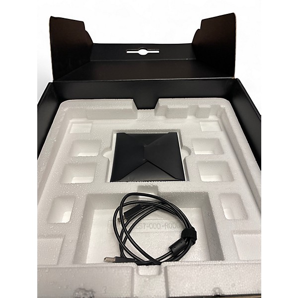 Used Native Instruments Maschine MK3 MIDI Controller