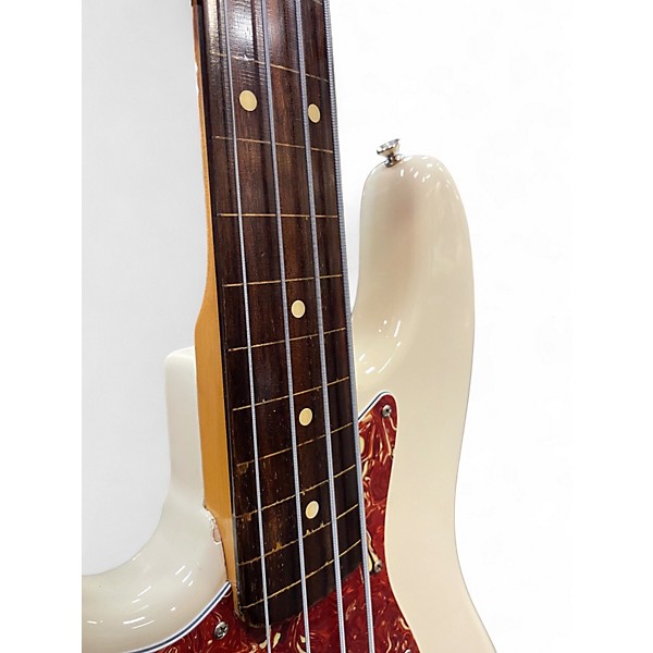Used 2015 Fender JB62 (Modified Fretless) Vintage White Electric Bass Guitar