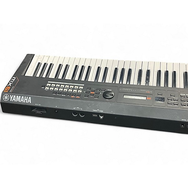 Used 2022 Yamaha MX61 61 Key Keyboard Workstation