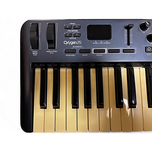 Used M-Audio Oxygen 25 Key MIDI Controller