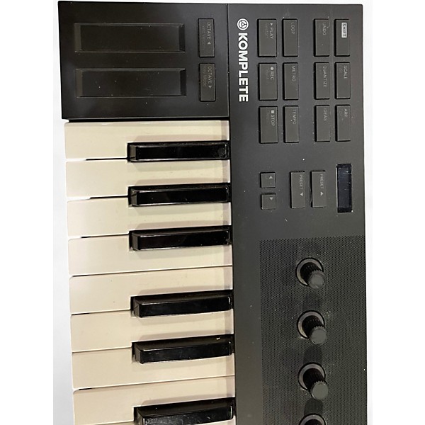 Used Native Instruments KOMPLETE KONTROL M32 MIDI Controller