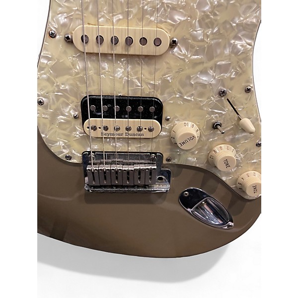 Used 1996 Fender Lonestar Stratocaster Shoreline Gold Solid Body Electric Guitar