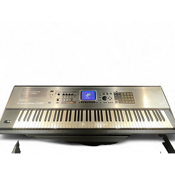 Used Roland s88 fantom Keyboard Workstation