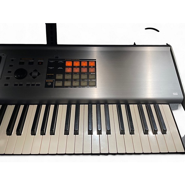 Used Roland s88 fantom Keyboard Workstation