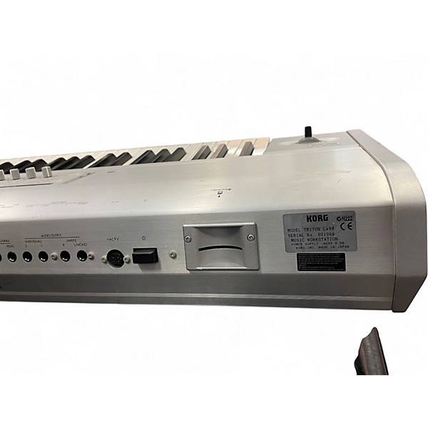 Used KORG Triton Le 88 Key Keyboard Workstation