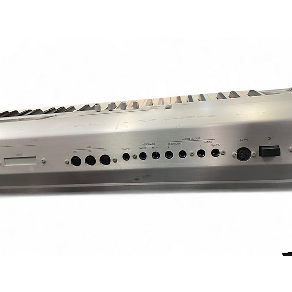 Used KORG Triton Le 88 Key Keyboard Workstation