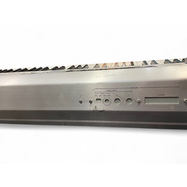 Used KORG Triton Le 88 Key Keyboard Workstation
