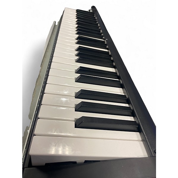 Used Icon ikeyboard 5x MIDI Controller