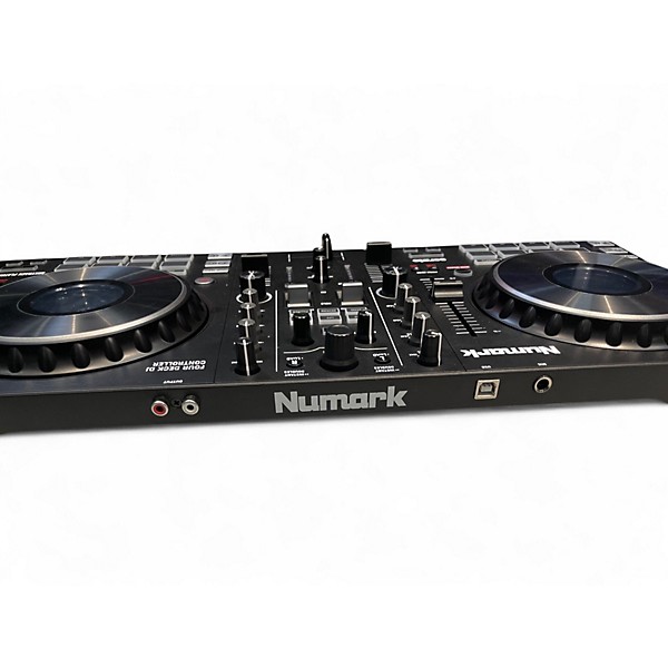 Used Akai Professional MPC Key 61 Keyboard Workstation