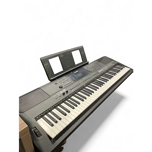 Used Yamaha PSREW400 76 Key Portable Keyboard