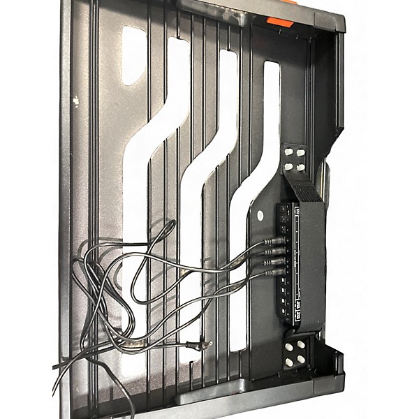 Used Donner pedal board rack