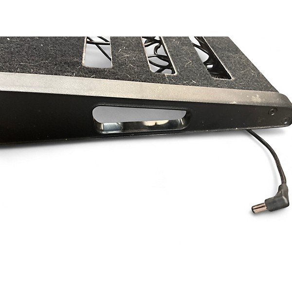 Used Donner pedal board rack