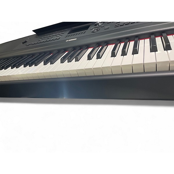 Used Yamaha dg670 Portable Keyboard