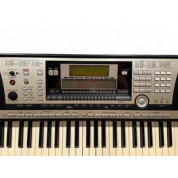 Used Yamaha PSRS750 61 Key Arranger Keyboard