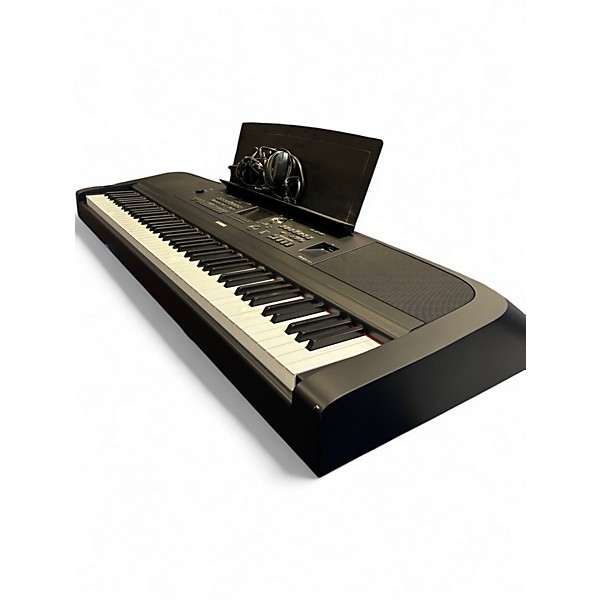 Used Yamaha DGX-670 88 Key Stage Piano