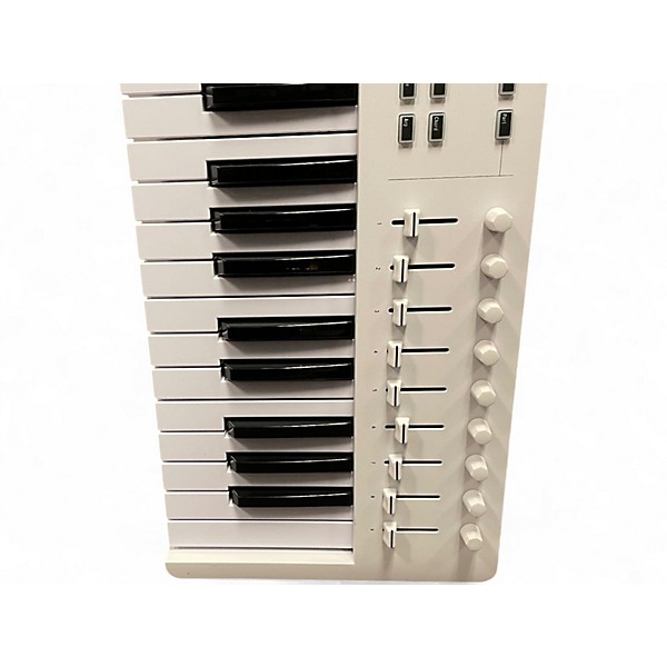 Used Arturia Keylab Essential 49 mk3 MIDI Controller