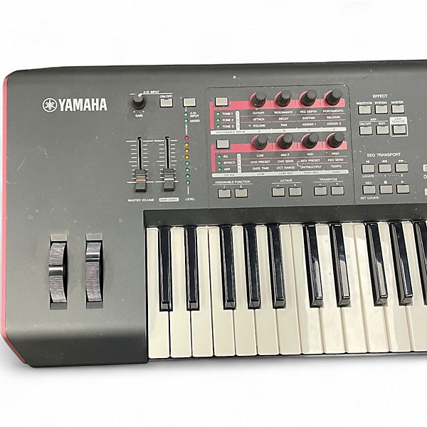 Used Yamaha MOXF6 61 Key Keyboard Workstation