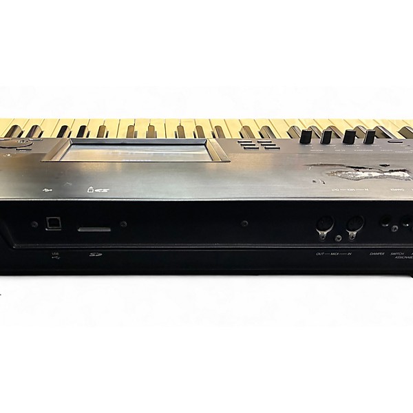 Used KORG Krome 88 Key Keyboard Workstation