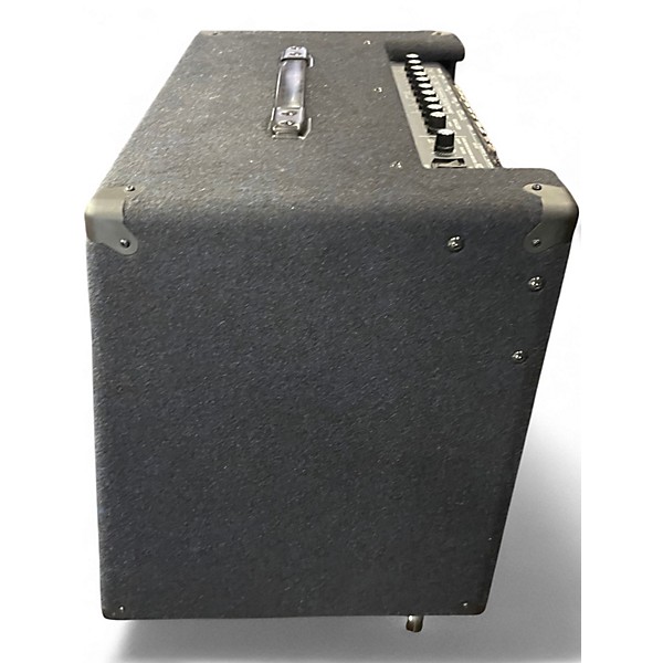 Used Roland KC600 Guitar Combo Amp