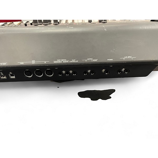 Used Yamaha MOXF8 88 Key Keyboard Workstation