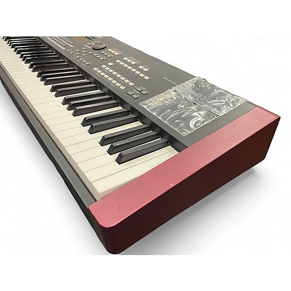 Used Yamaha MOXF8 88 Key Keyboard Workstation