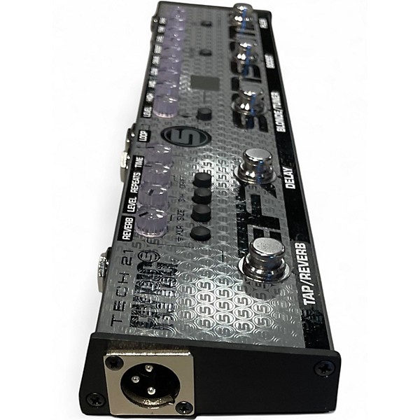 Used Tech 21 Fly Rig 5 V2 SansAmp Effect Processor