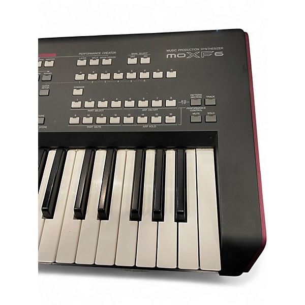 Used Yamaha MOXF6 61 Key Keyboard Workstation