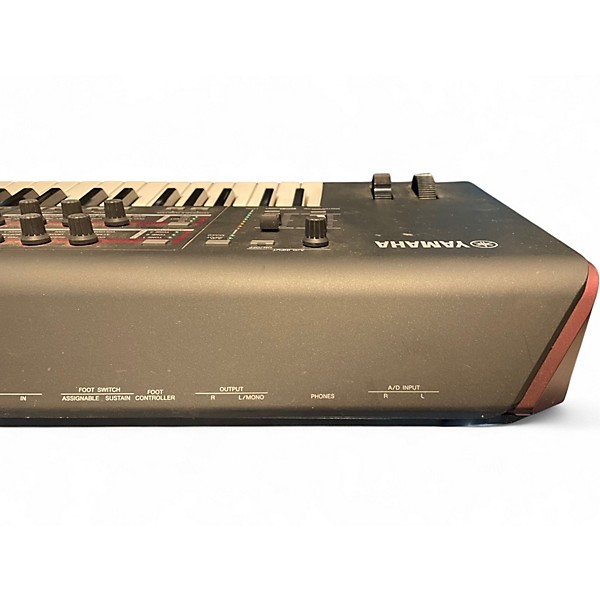 Used Yamaha MOXF6 61 Key Keyboard Workstation