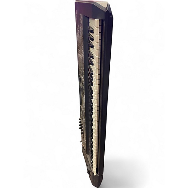 Used Yamaha MOX6 61 Key Keyboard Workstation