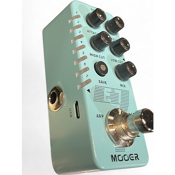 Used Mooer e7 polyphonic synth Effect Pedal