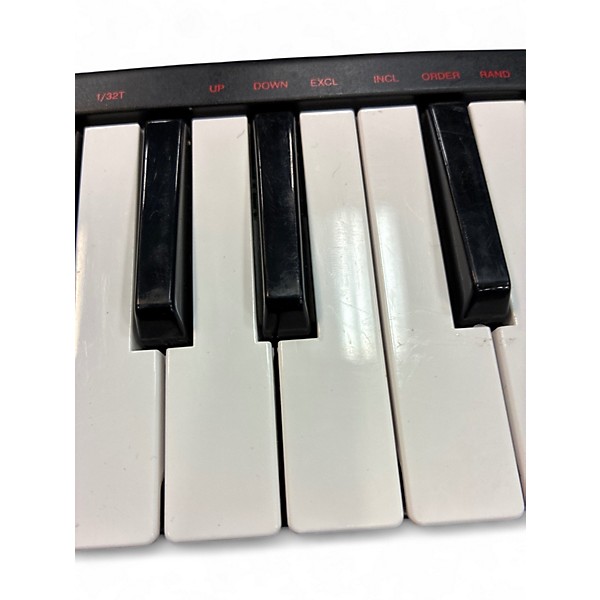 Used Akai Professional LPK25 MIDI Controller